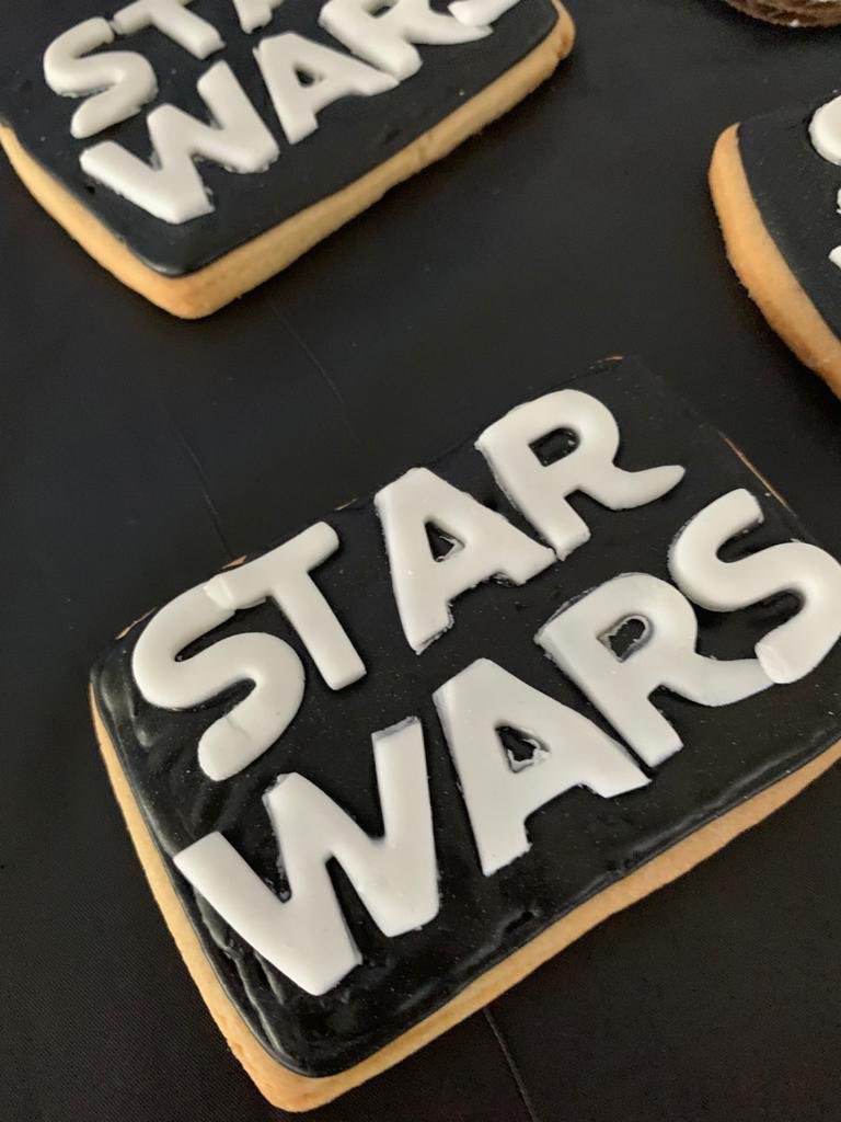 TessieCogollo's tweet photo. The force is strong in EWR! Stay safe! Stay strong! May the fourth be with you! @TessieCogollo @ChrisCo31997159 @jeff_riedel160 #beingunited #MayThe4th @weareunited @Millie_EWR_SOC @MariaPerdomoEWR @tmorv13 @maxagonzalez https://t.co/yG8ExWYiri