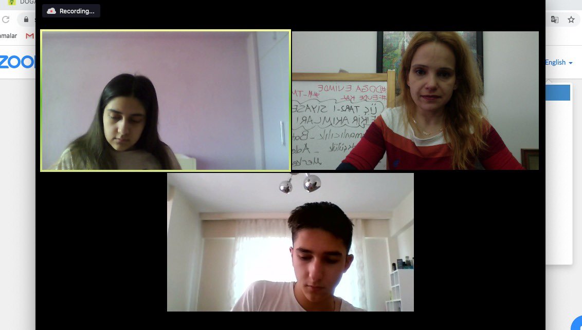 Denizli Doğa Anadolu Lisesi’nde online tarih dersleri hız kesmeden devam ediyor.#Doğaevimde <a href="/KvancBarlas/">Kıvanç Barlas 🇹🇷</a> <a href="/Ozgukryrr/">Özgü Onur</a> <a href="/VolkanKurnaz11/">Volkan Kurnaz</a> <a href="/cecemsimsek/">cem şimşek</a> <a href="/DogaDenizli/">Doğa Denizli</a> <a href="/tarihatolyesi/">Doğa Tarih Atölyesi</a>