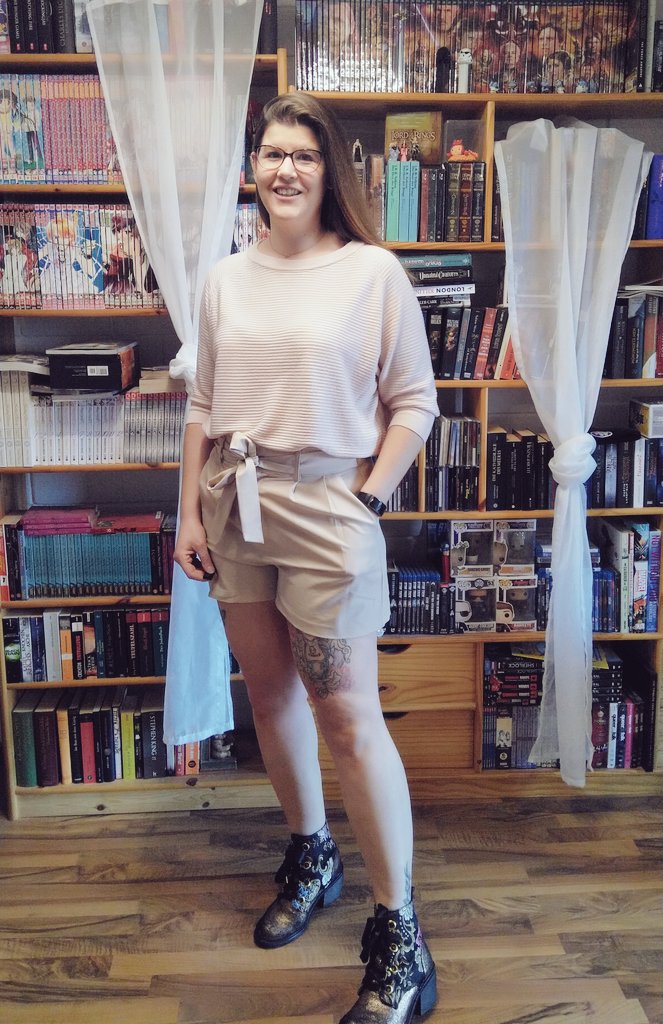 gusulanbaby's tweet photo. @puddingheufchen bullied me into taking pictures (because reasons) in this outfit. And ... I actually like them xD
#kpop #exo #kaiinspired #selfie #fashion #isthisfashion https://t.co/mVkUH1c2d2