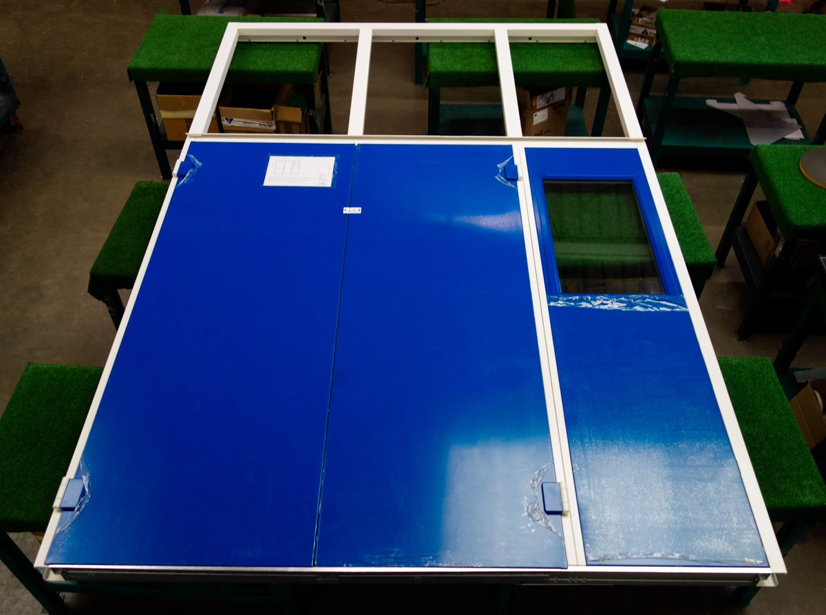 DoorTechnik's tweet photo. Another large door going through our workshop!

This one at over 3 meters tall with overhead glazed transom panels and a glazed side panel. 

Contact us with your enquiries and we will be happy to help.

https://t.co/qwrdnKSkB4 https://t.co/jJX5liP10m