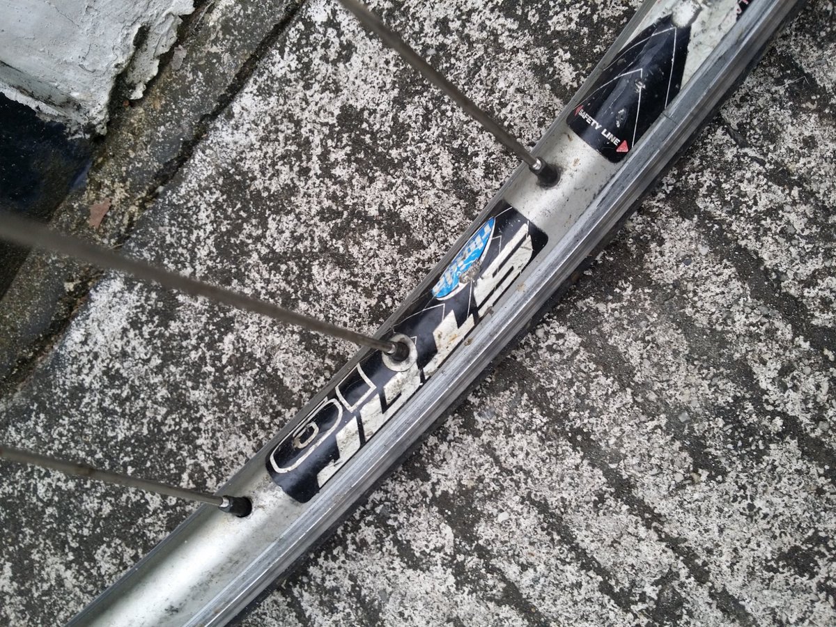 adetdiot's tweet photo. #fnfjb
WTS ONLY
Fullbike klasik size 56-58
Freewheel
Jual apa adanya
Minus
-kotor
-seatpost susah dilepas
Harga 1jt aja
Cp: 081219652913
Lokasi pademangan, ancol, kota https://t.co/DMsbvFHlgP