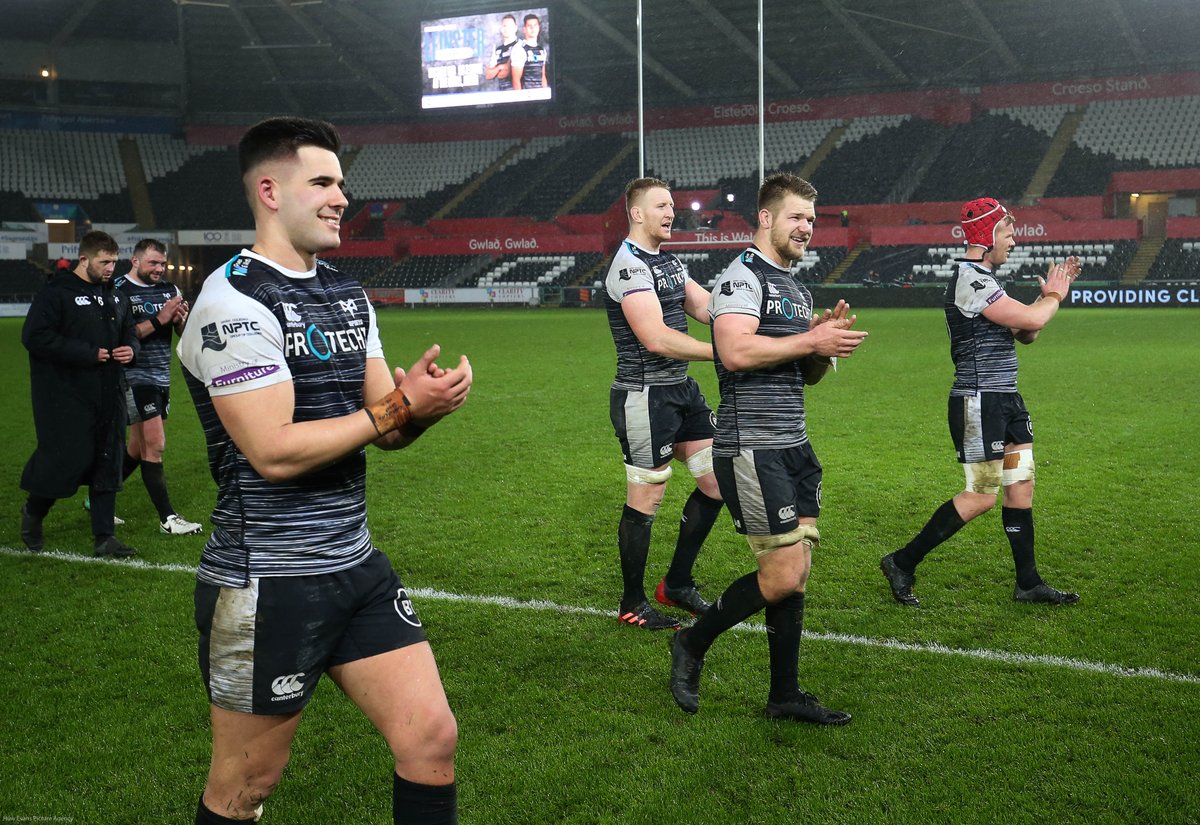 ospreys's tweet photo. Courses, quiz nights, 3-minute tutorials and the opening of a brand new Zoom bar, "The Sin Bin - drop in for 10!"🟨
The Ospreys are all busy staying safe and keeping active both physically and mentally with the help of @Prof_Together1 & @theWRPA
🗞️https://t.co/h1NGjgPLBT https://t.co/txqyCApanh