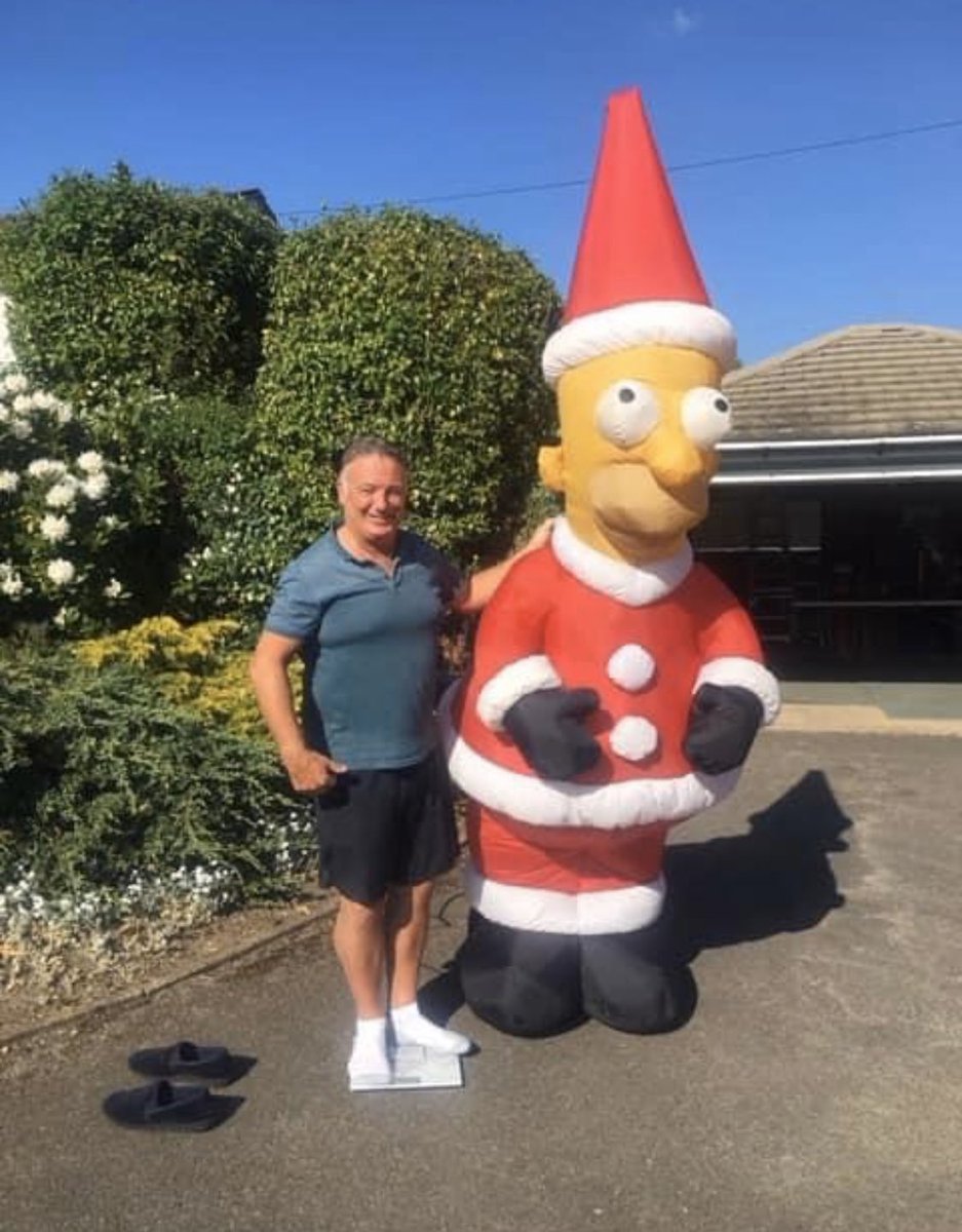 greyhoundtrust's tweet photo. Here is Homer (the lesser known) with another Trustee. Tony has weighed himself and has committed to losing 26lb - he’s hoping to raise some money for the trust - here is his juatgivingvoage giving more details - Go on Tony
https://t.co/4kzQ1IZw1S
#TwoPointSixChalleng https://t.co/VwfIppg1QQ