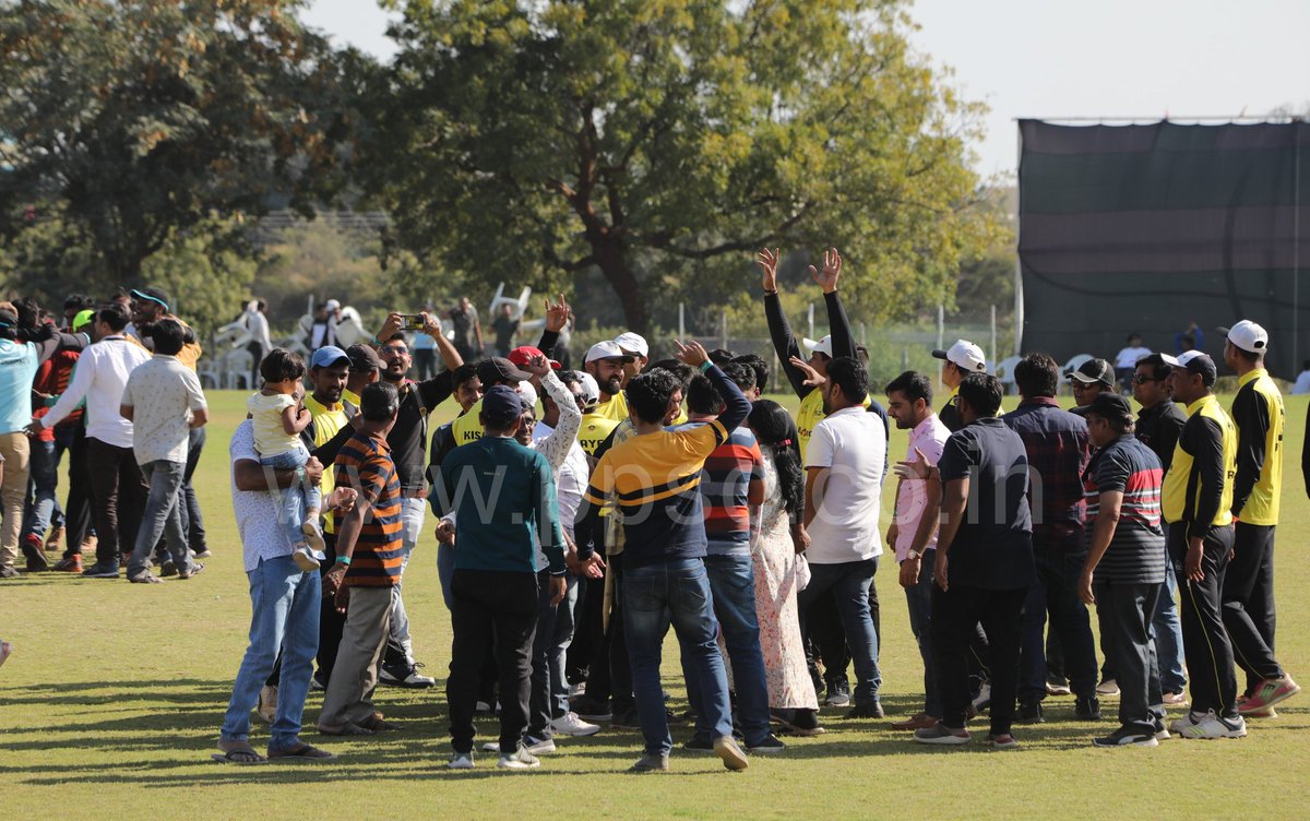 PatidarPPL's tweet photo. T355 - Grand Finale  RBC vs Jai Dhoramnath 😍👌👍 #grandfinale #flyinghigh #loveppsc #UTTARAYANFLEA #patidarpremierleague2019 #vivoindiatelangana #day11 #day12  #cricketcrazy #cocacola #closingceremony #freedomscreens #stayhomestaysafestayfit https://t.co/5jYocdcIXB