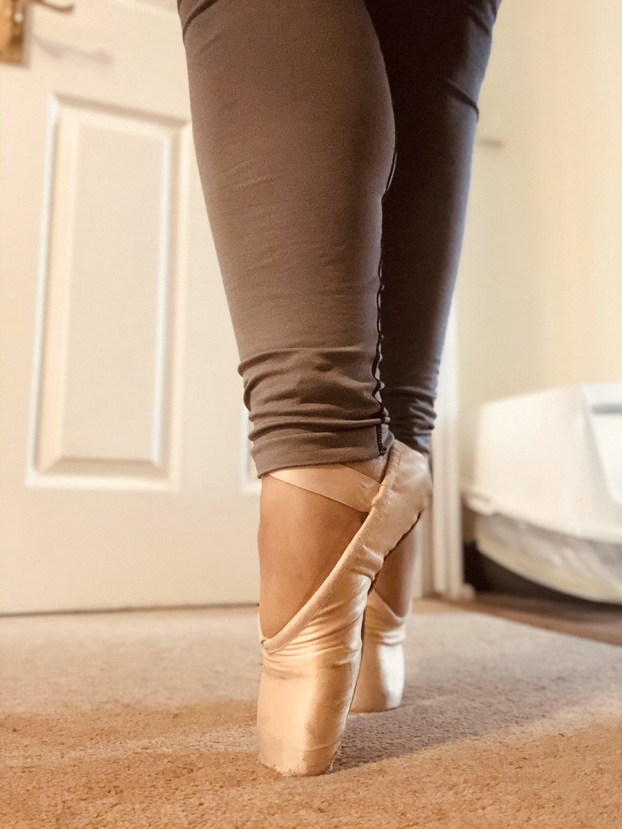 harrietjmx's tweet photo. @FBA_SixthForm I definitely couldn’t do a whole dance on them now, but at the weekend I decided to get out my old pointe shoes and see if I could still stand on my toes! My aim is to still be able to do it when I’m 70! #FBA6thformstayathomechallenge https://t.co/RRCeSmaW3p