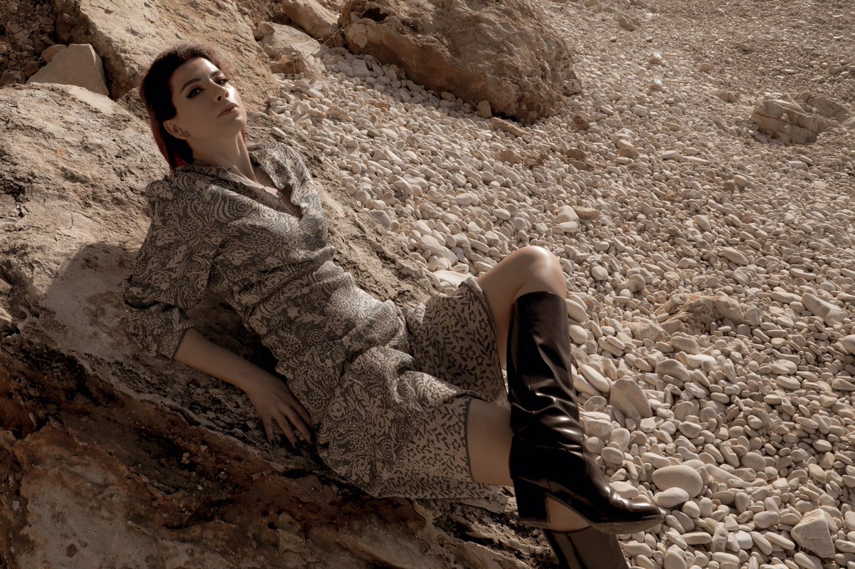 MiraMoufarrej's tweet image. We’re all tired! Setbacks come and go in different shapes. Remember the times when life unfold a gift that shifted your life? A gift of Prosperity and Abundance? So never build your life, dreams &amp;amp; actions on your current situation Shall this pass and we’ll all rise again #MMoment