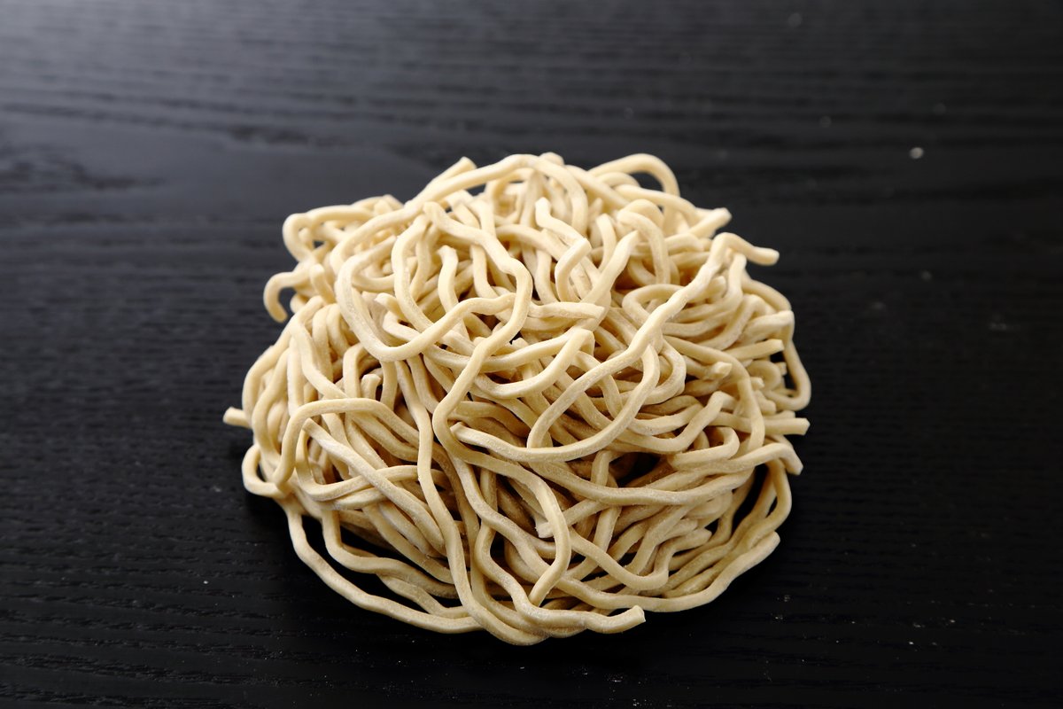 maruyamaseimen's tweet photo. 外出自粛期間は家二郎！オーション100%の特製麺とスープ！自宅で簡単に二郎系ラーメン食べられます🍜1食あたり300円(税抜)というお得価格☺ #家二郎 #宅二郎 #二郎系 #ジロリアン  https://t.co/ndgrPdxP2g https://t.co/NBtPf9byes