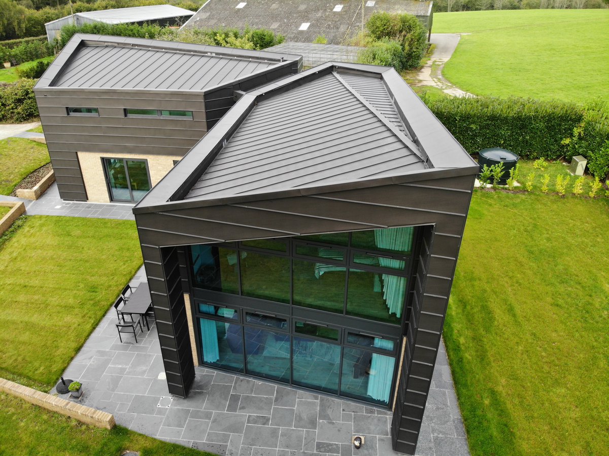 VMZINCUK's tweet photo. 2 VMZINC Projects Shortlisted for NFRC 2020 Awards - Fully supported metal..VMZINC Recognised Installer: Roles Broderick The Yards Bolney Designed by:  @FelceGuy  &amp;  Nithurst Farm, West Sussex Designed by:  Adam Richards (ARA) #VMZINCUK #VMZINC #ANTHRAZINC @UKRoofingAwards https://t.co/rPhg2N8ikd