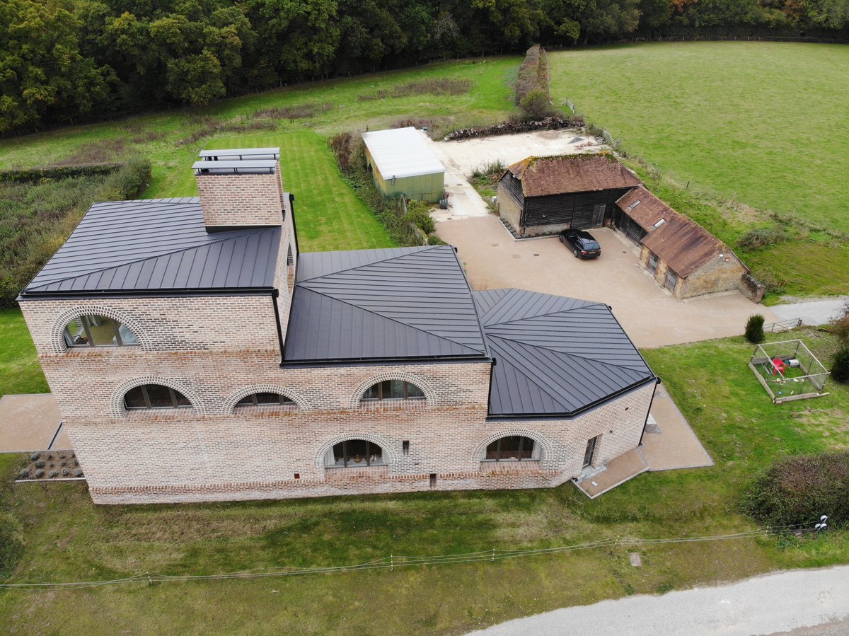 VMZINCUK's tweet photo. 2 VMZINC Projects Shortlisted for NFRC 2020 Awards - Fully supported metal..VMZINC Recognised Installer: Roles Broderick The Yards Bolney Designed by:  @FelceGuy  &amp;  Nithurst Farm, West Sussex Designed by:  Adam Richards (ARA) #VMZINCUK #VMZINC #ANTHRAZINC @UKRoofingAwards https://t.co/rPhg2N8ikd