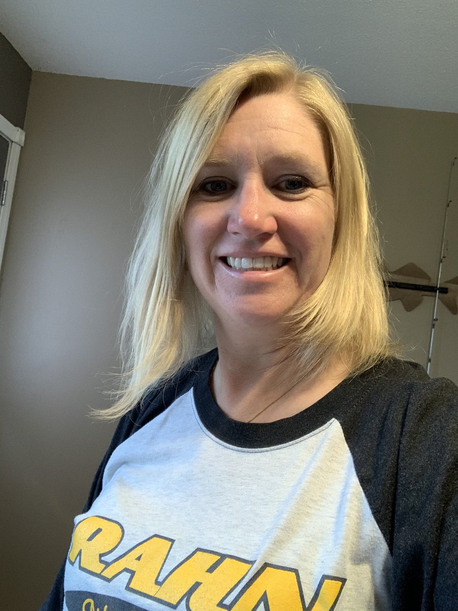 ISD191's tweet photo. This week, May 4-8, is #TeacherAppreciationWeek! ❤ 

Join us in recognizing &amp; celebrating #One91 teachers, who have boldly responded to the challenges of distance learning - putting relationships first &amp; continuing to educate students while they learn at home! THANK YOU! ���🏽 https://t.co/CJnUrbkNXw
