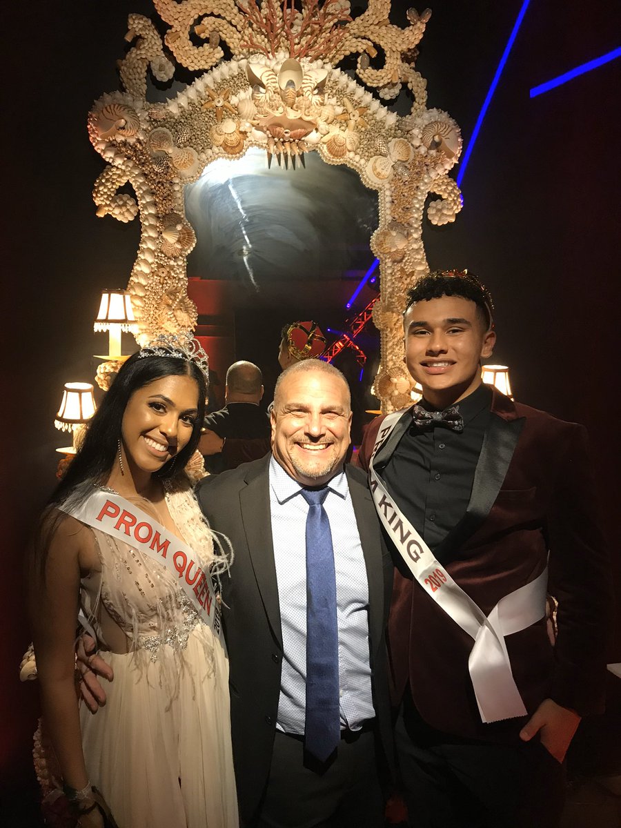 cchs2019's tweet photo. 2019 Prom one year ago today! https://t.co/OeVDGw83hv