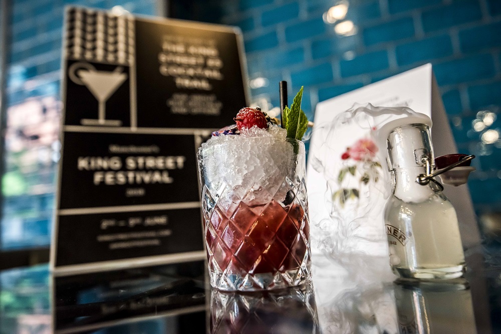 KingStFestival's tweet photo. We were crossing our fingers.. but sadly @ManchesterBID's early June #KingStreetFestival is indeed cancelled

We'll hopefully be back with beautiful #MCRFlowerShow blooms, outdoor eats, live music &amp; VIP shopping next year 🌼

#Manchester @KingStreetMCR @CityLifeManc https://t.co/n6OeYvHVED
