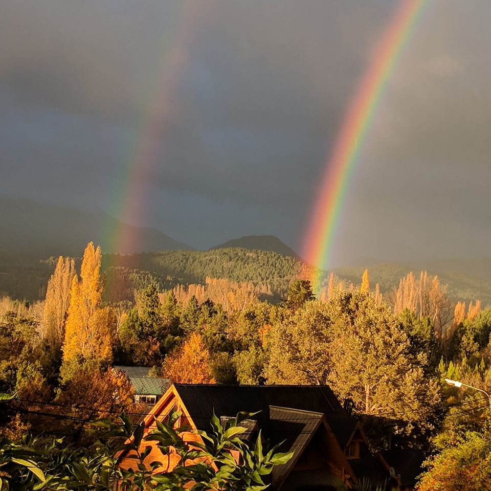 Arco iris en dia de lluvia otoñal en San Martín de los Andes...
Foto: Verónica Ortega