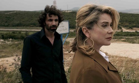 edgeofarabia's tweet photo. #EOAFilms | Je Veux Voir by #JoanaHadjithomas & #KhalilJoreige available until 6 May @aflamuna. A dramatised film essay starring Catherine Deneuve & Rabih Mroué, it explores the power of cinema as a historical witness & premiered @Festival_Cannes 2008.
https://t.co/kSBK4yrnKx https://t.co/BzEDBgz27E