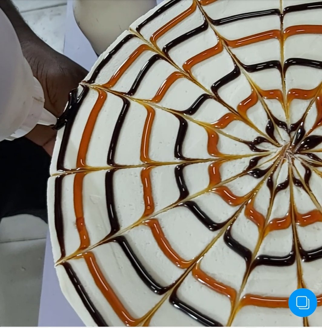 DclBakery's tweet photo. Dont get caught in the #WEB
As many nigerians have to courageously and some ignorantly step out today, please ensure all safety measures are well complied with and also make sure you dont get caught in the web of #Covid_19 #drumzcakelord #naijatopbaker #dclbakery #cakesinlagos https://t.co/eCummzsIbJ