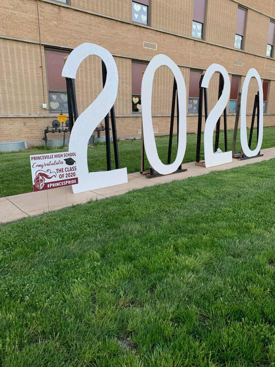 rpthole35's tweet photo. 118 miles around the P-Ville district to honor our Class of 2020! We miss our srudents! #princespride #theprincesway #Classof2020 https://t.co/L4PPDZav9y