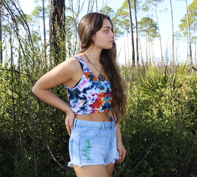 SierraRSons's tweet photo. Hand painted Denim Shorts are available in my shop 🍄❤️🌹 DM me if you want one in your size!
https://t.co/OOAMaPtahU https://t.co/vYfzXbaoY9