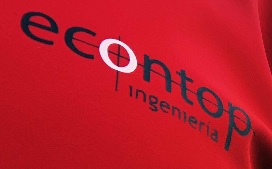 econtop_ing's tweet photo. Topografía y primavera, vamos a tener que poner estacas de dos metros para que se vean. https://t.co/uLedKhcOOF