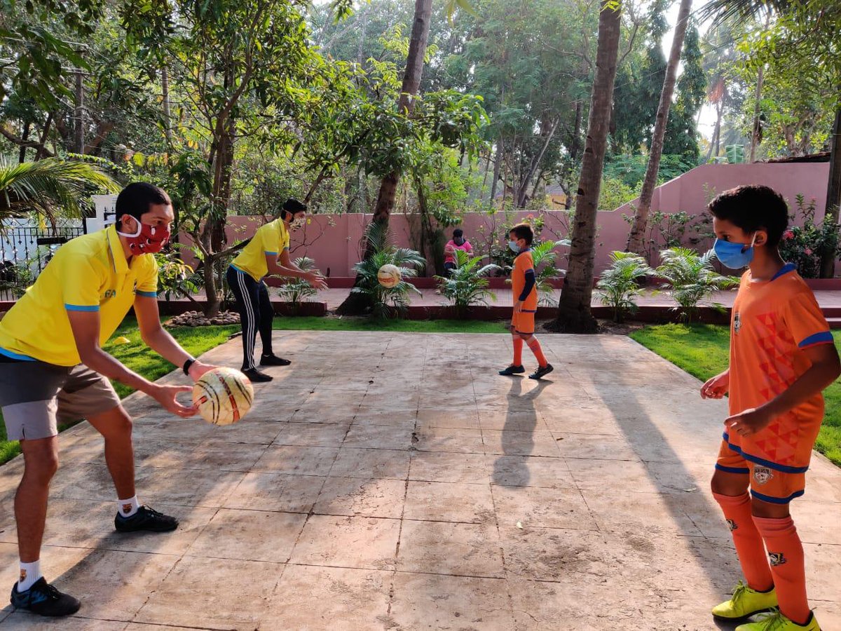 YFA_GOA's tweet photo. YFA Isolation Training• To improve players individual skill and technique in the the details of FUTSAL during this lockdown. Following all safety measures of masks/Sanitisers/Clean environment/2 Coaches & 2 students in one session. #afc #YFA #futsalshuffle #aiff #yfa #aifc https://t.co/VHTg0TMdQB
