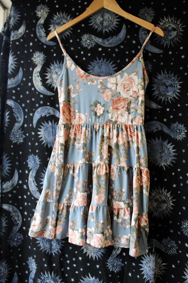 SierraRSons's tweet photo. lots of cute thrifty items available in my shop🤙🏼 sizes range from S-XL!
https://t.co/OOAMaPtahU https://t.co/ie0e9RrLlq