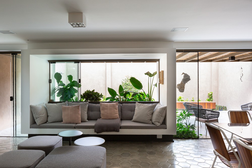 e_architect's tweet photo. Oasis House in Feira de Santana, Brasil - Designed by Studio Kyze Arquitetura e Design
https://t.co/4tTyHFJDAM
#BrasilHouseInterior #BahiaProperty #NewBrazilianResidence #BrazilianArchitecture #BrasilInterior https://t.co/xK3cRsMbDA