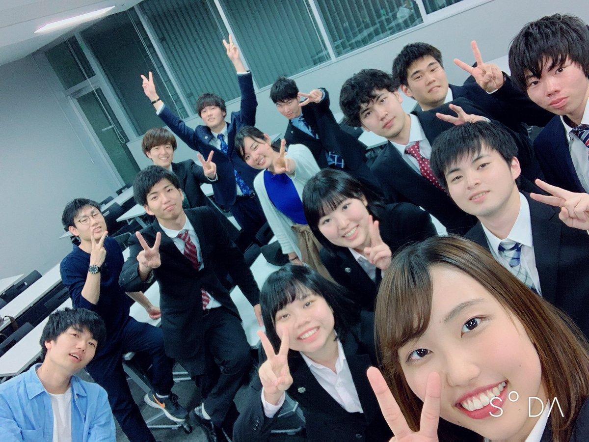 ressspeech926's tweet photo. スピーチセクションのイベントを紹介します⭐️

【龍神杯🐉】
龍谷大学と神戸大学が毎年主催しているジョイント大会です！
龍神杯はスピーカーが偉人のスピーチを読む「Recitation Contest」です。大会が終わった後打ち上げもあったりします🥂
#龍谷大学
#春から龍谷大学
#龍大
#ESS https://t.co/Ub8Jz2k5LA