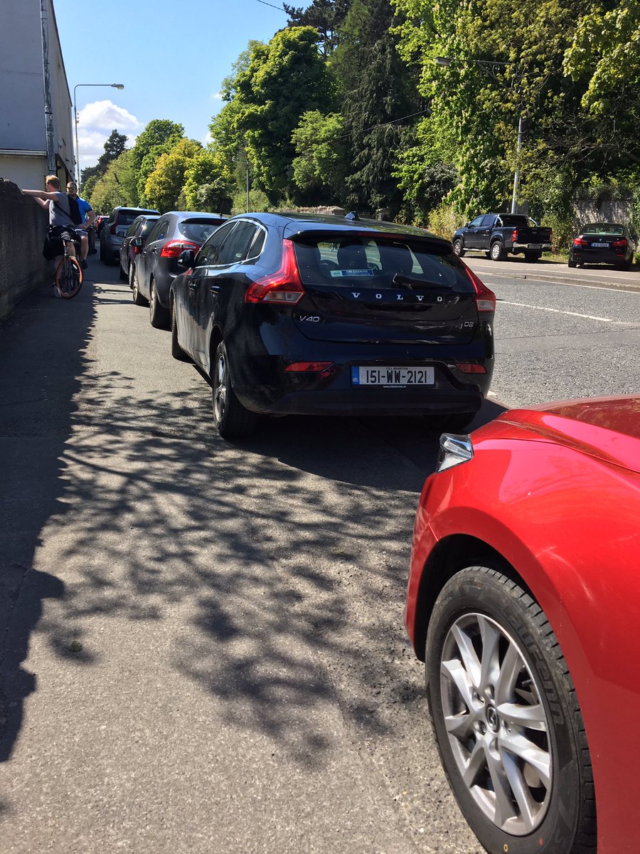 Appalling dangerous parking on Conyngham Road at the moment from Phoenix Park's Islandbridge Gate to roaming clubs, on both sides, obstructing the path - endangering both walkers on footpaths and cyclers on the road. @GardaTraffic & @DCCTraffic need to sort this.