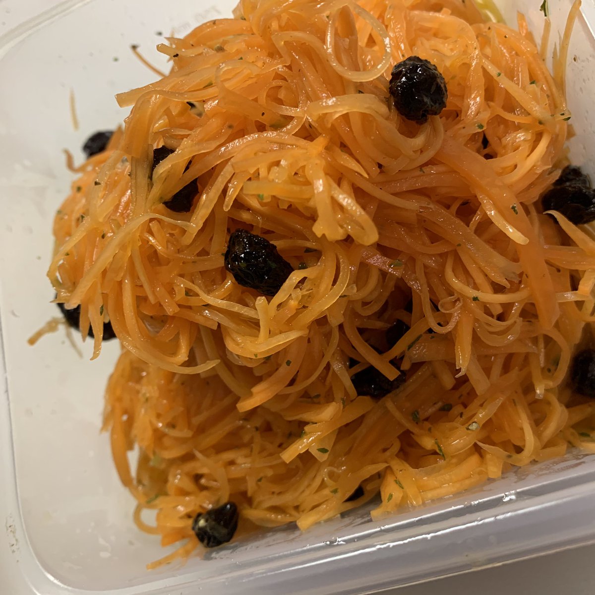 小沢彩香 フレスコボール على تويتر 夜な夜な人参ラペ こう見えても 人参好きじゃないんです 人参嫌い の 人参料理