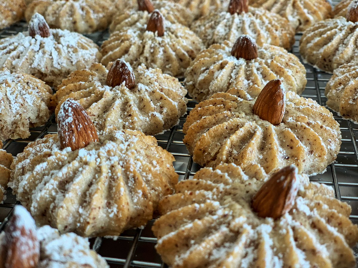 topoftheridgebb's tweet photo. Delicious biscotti alle mandorle (Italian almond cookies), perfect with tea or @lucasroastingco coffee or just on their own. #alp #alplodging #topoftheridgefarmbnb #bedandbreakfast #almondcookies #betterwaytostay #realbnb #stillinnbusiness #themoosenh #newhampshire https://t.co/TTCizx3qs3