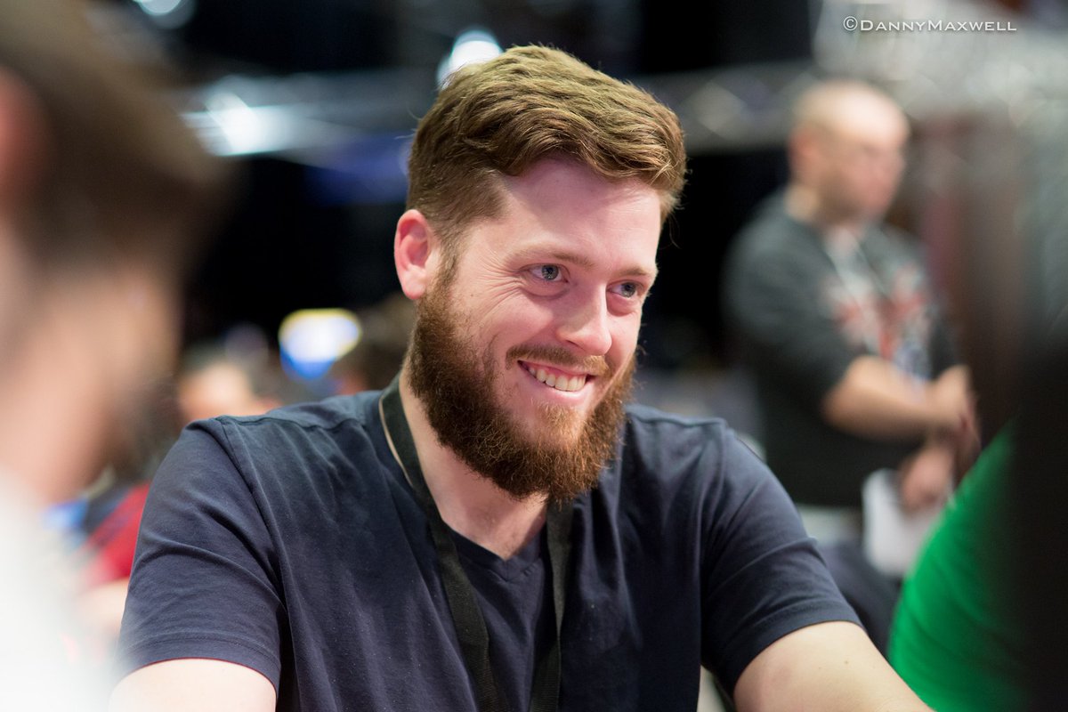 PokerNewsFrance's tweet photo. La bataille des héros a eu lieu dimanche sur @partypoker en direct sur #Twitch avec 3️⃣ streamers en finale 📺
Revivez la folle soirée de @YoHViral @bparispoker &amp; @MattStaplesPKR avec le Replay vidéo de leurs performances à 5 et 6 chiffres 🔥
https://t.co/TF1D4nOosS #online #poker https://t.co/cqJV9FJElC