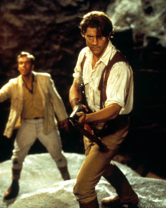 MeninFilm1's tweet photo. John Hannah as Jonathan Carnahan and Brendan Fraser as Rick O'Connel in The Mummy (1999) https://t.co/nRtUlRaLZ6
