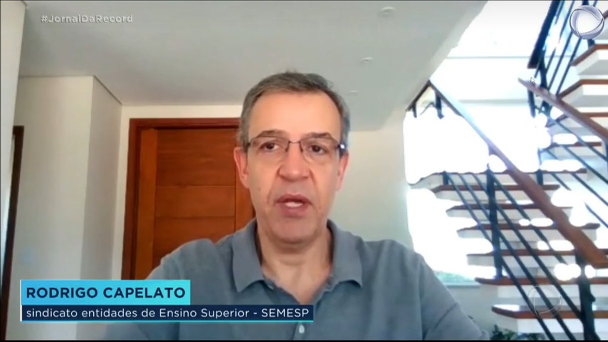 ConvergenciaCom's tweet photo. O diretor executivo do nosso cliente Semesp, Rodrigo Capelato, falou ao Jornal da Record sobre a alta na inadimplência no ensino superior por conta da pandemia. https://t.co/n4ZyBBdpJF #Semesp #NaMídia https://t.co/hKQhd9uSrA