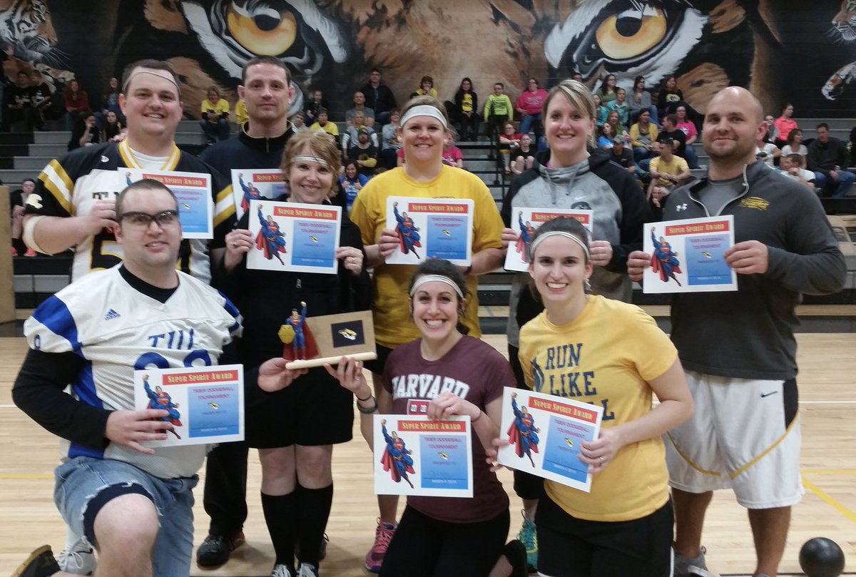 TiptonTigersMS's tweet photo. Whether your official title says so or not, if you work in schools you TEACH our kids. Thanks TMS Teachers for what you do when we are at school & for what you are doing remotely now. πat some pics from this year & the past. π
#TMSTigerPride #TeacherAppreciationWeek π
https://t.co/NnQVTOb0vv