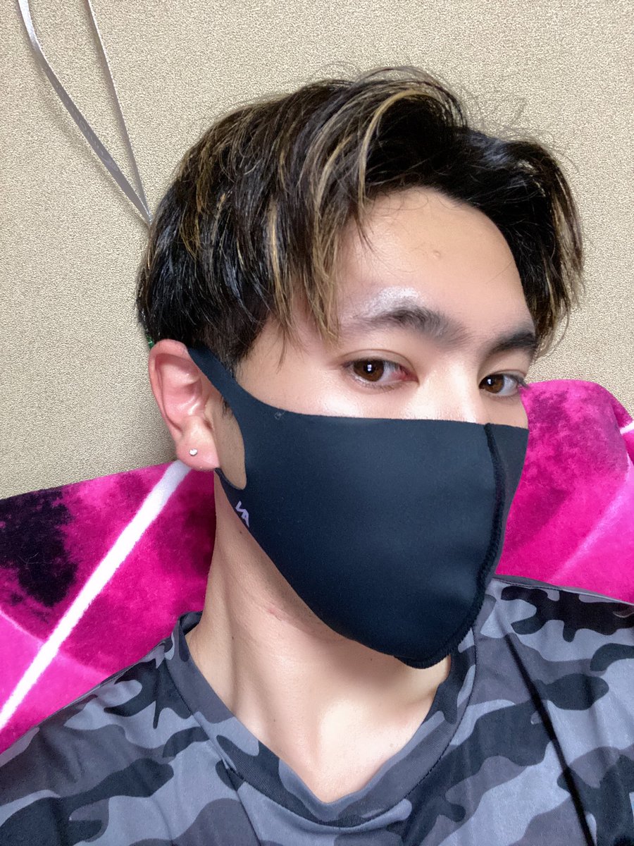 __96akihiro's tweet photo. AUI NITEの"armask"
デザインも良くて、機能面もしっかりあるマスクって素晴らしい!
市販のとは比べ物にならないくらい、着け心地がいいです😷
#auinite #armask #towardjapan https://t.co/EkMbYntTBZ