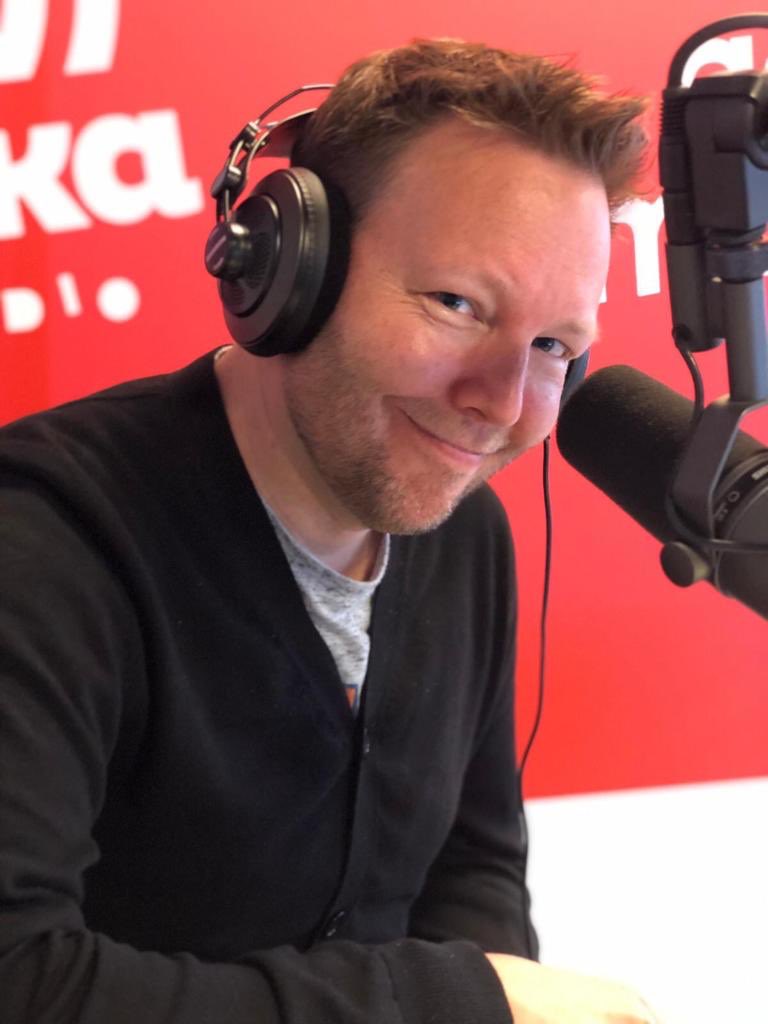 KASMagazine's tweet photo. Luister morgen op #Bevrijdingsdag tussen 13.00 en 14.00 uur naar de eerste uitzending van KAS Live! op Paprika, met @ResilientIsland, @GreenTechRAI, @30mhz, @HortiHeroes én KAS-fotograaf Linda Straathof! Download de gratis radio-app of luister via https://t.co/6axww08HGV! 🎙📻🎶 https://t.co/jcEtVmyQsO