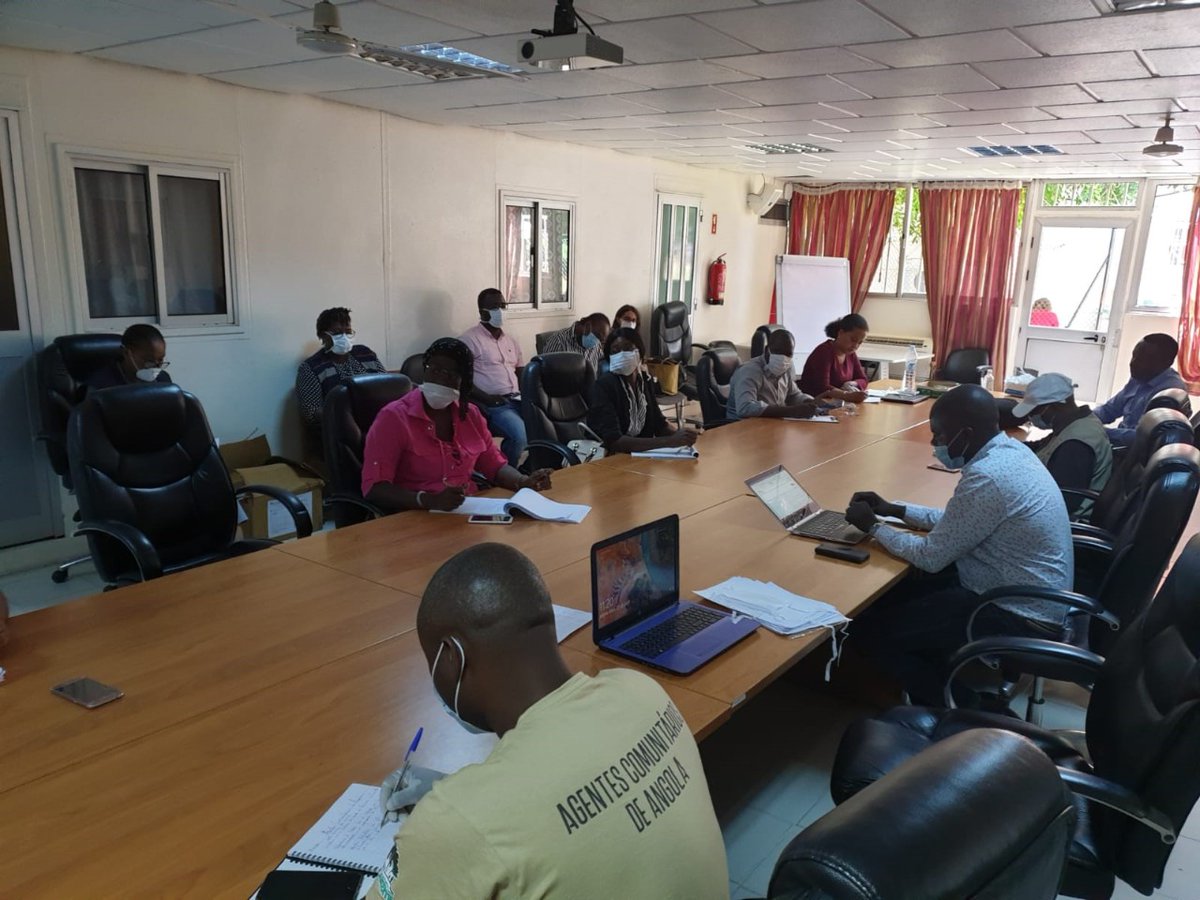 UNDPAngola's tweet photo. O PNUD🇦🇴e o Governo Provincial de Luanda trabalham juntos para criar uma estratégia de saúde comunitária na cidade capital.
As comunidades farão toda a diferença na resposta à #COVID19, disse @MamisoaRangers
👉https://t.co/eSe8E0paBf #anaso https://t.co/K9UdP8osUU