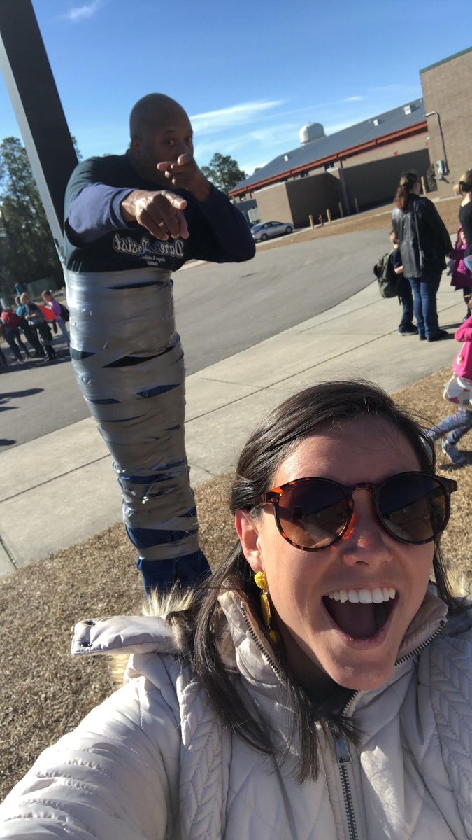 RobersonsKinder's tweet photo. Not sure how I missed this, but happy belated Principals’ Day to the best @sjhighsmith https://t.co/x3qixM5k9V