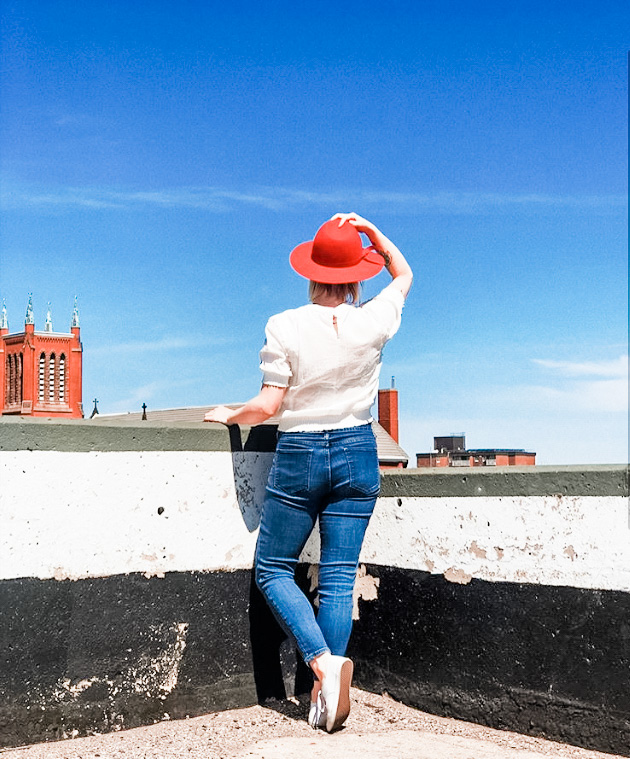 RobynLePrix's tweet image. Spring time Carmen Sandiego.🌎 #leprixonme 
📷: @albeard