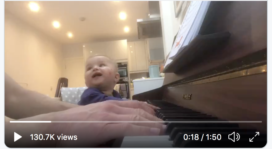 suzannezeedyk's tweet photo. 10. Insight 4. The baby recognises a joke (or what infant psychs call a 'provocation'). At .14, the adult teases the baby, stopping the song suddenly! The baby's eyebrow goes up &amp; for the first time, he slips into delight. "Oooh! It's a game! Full of surprises! Exciting!" https://t.co/nsch8sUIBK