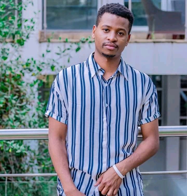 switchtvkenya's tweet photo. @PresenterAli has officially stopped reggae, time to switch to East African music; #EABase on @switchtvkenya .
Today is #MondayCollabos, drop those requests we work on them.
Keep it locked!
#mondaythoughts #MondayMotivation #MayThe4th #StaySafe https://t.co/vnfvX0gAz7