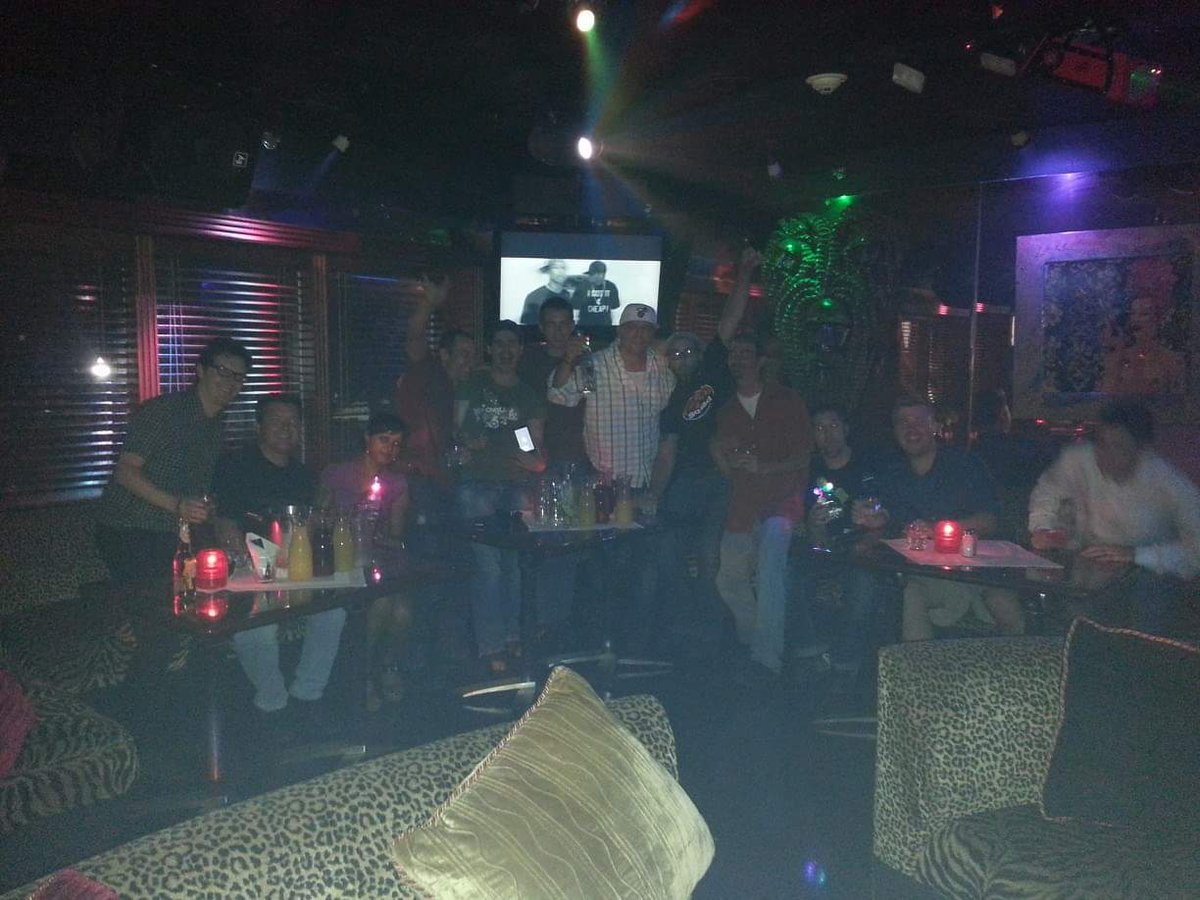 EnemyofGLaDOS's tweet image. #throwback to @xdadevelopers  #DevCon13  VIP lounge at Mangos in South Beach. Second worst hangover of my life.