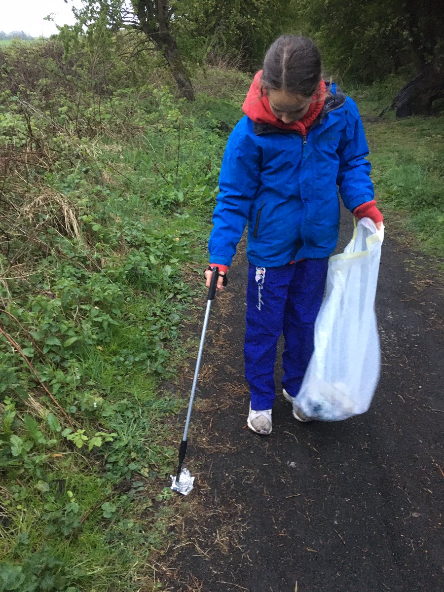 FettesPrep's tweet photo. We all know how bad litter is for the environment and wildlife, particularly if it is plastic.
Grace has spent her pocket money on a litter picker and has been clearing up as she walks. Thank you, Grace, for helping to keep our green spaces green.πΆββοΈπ²π»
#FettesPrep #FettesLife https://t.co/pxOGll1zQB