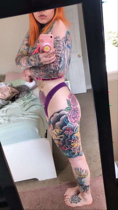 Loving seeing results from all of my hard work :3 I refuse to weigh myself bc scales are evil but seeing