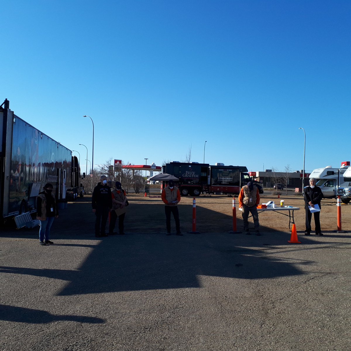 Grateful for volunteers from the community here to help us assist homeowners @SPCanada #manyhands #careandcompassion