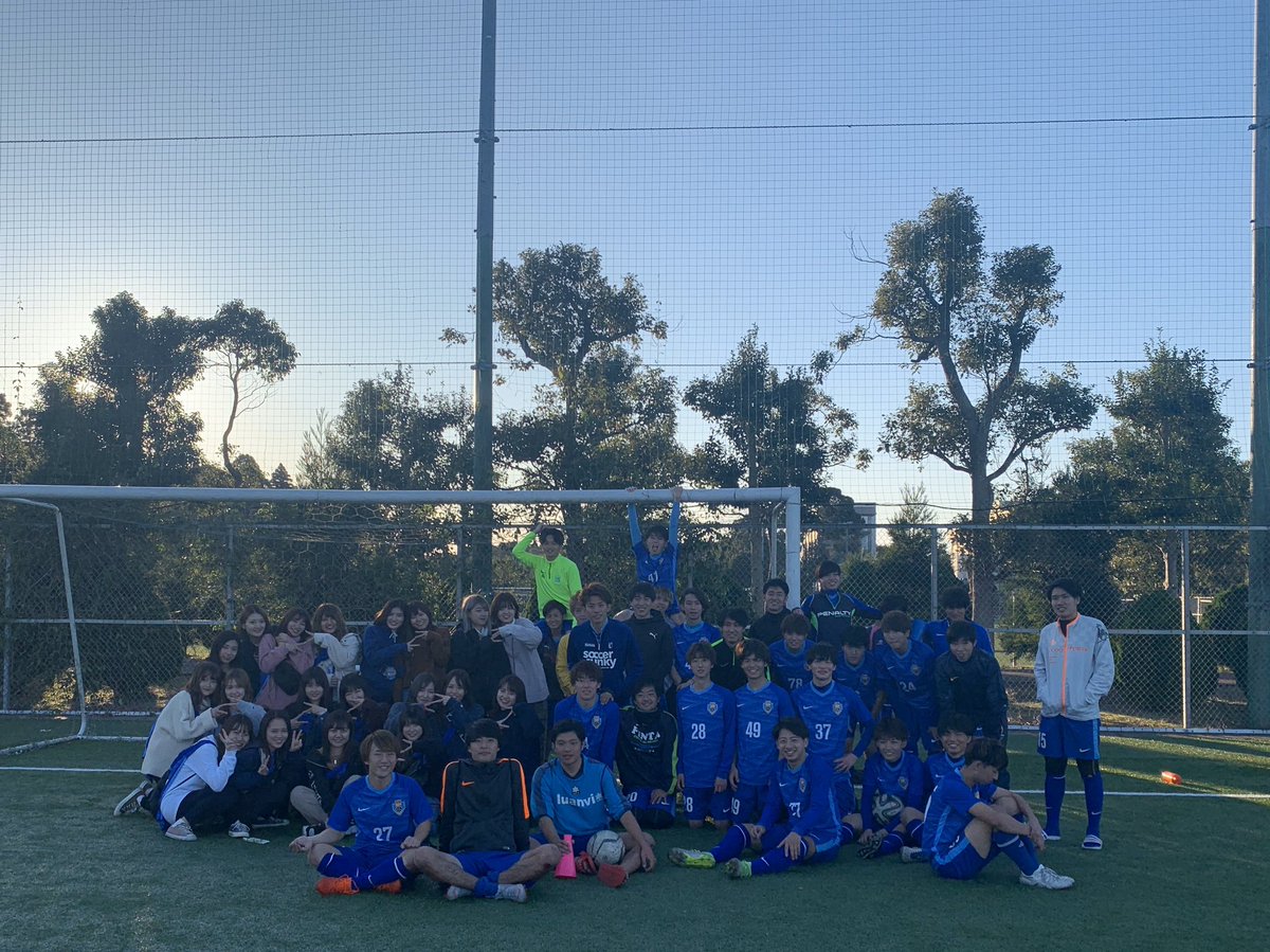 su_ZeM's tweet photo. 新入生の皆さん、こんにちは！
成城大学唯一のサッカーサークル
Z.e.Mです⚽️

サッカーをやりたい人はもちろん、初心者でもやる気があれば誰でも大歓迎です🤝マネージャーも大募集中です！

私達と一緒に楽しい大学生活を送りませんか？😊

詳しくはDMまで📩

#成城大学 #成城サークル #春から成城 https://t.co/gI0hJD1bZb