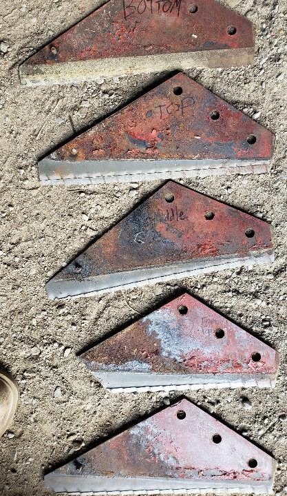 CaitlynLeBlanc's tweet photo. Rain is coming, with a break from #Plant20 it's worth checking your mixer knives like @justinbrennan88 has been in Central,ON. Sharpen, rotate, or order new if they are pushing it like these ones. Huge improvement on feed quality &amp; intakes before we hit the heat! #PurinaProactiv https://t.co/LycmWJ5YyE