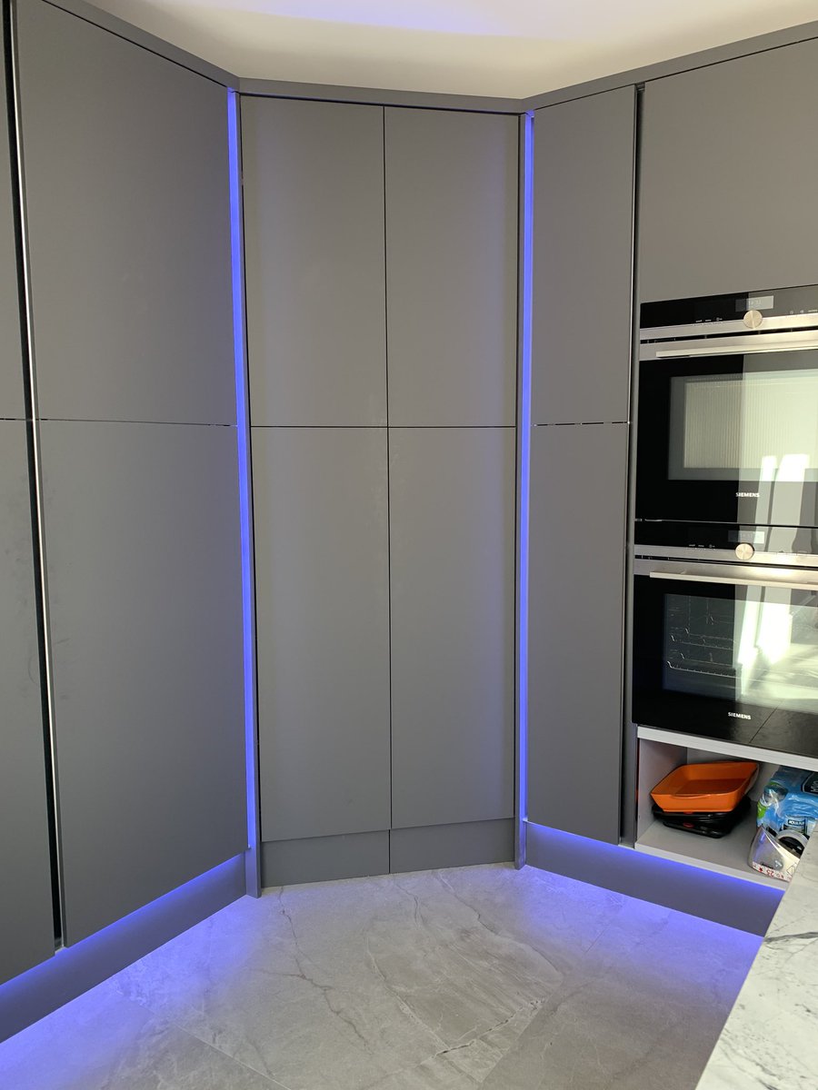 LecEtec's tweet image. Beautiful RGBW strip supplied by ArcLed controlled by Loxone 👍😎 #loxone  #arcled #smarthome #homewutomation