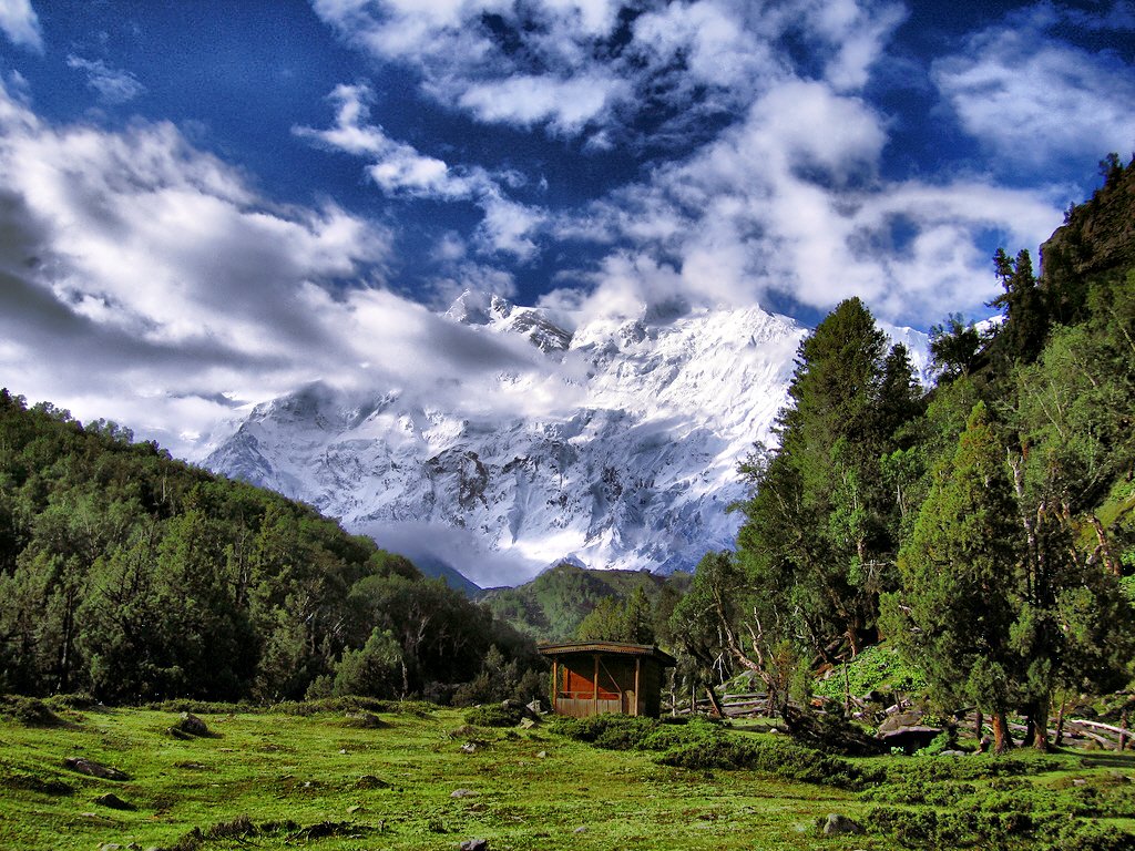 यह क्षेत्र स्वर्ग जैसा सुंदर है • चार पर्वत श्रृंखला - हिमालय, काराकोरम, पामीर, हिंदुकुश• 8000 मीटर से ऊंची 5 पर्वत चोटियाँ जिनमे K2 तथा नंगा पर्बत भी हैं।• ध्रुवो के बाहर स्थित 3 सबसे लंबे हिमखंड(4/n) #Gilgit  #GilgitBaltistan #गिलगित_बल्टिस्तान_खाली_करो