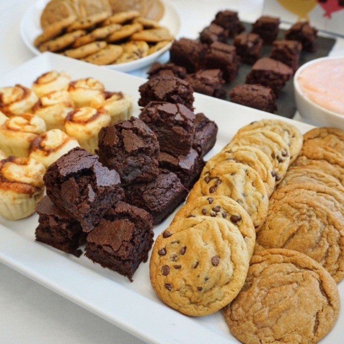🤓Workplace Goodies Required? We got you covered.👍 Make sure there is something for everyone! Order online: wu.to/NQ3ipJ
 You can also win a😍 FREE DOZEN 😍cinnamon rolls, click here: wu.to/PcZaoi
 #winnipegbakery #supportlocalbusiness