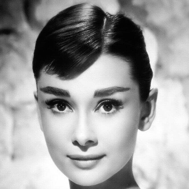 FashionweekNYC's tweet photo. Happy Birthday Audrey Hepburn! A Graceful Actress &amp; Fabulous Fashion Icon! https://t.co/eckBJq5tCJ
